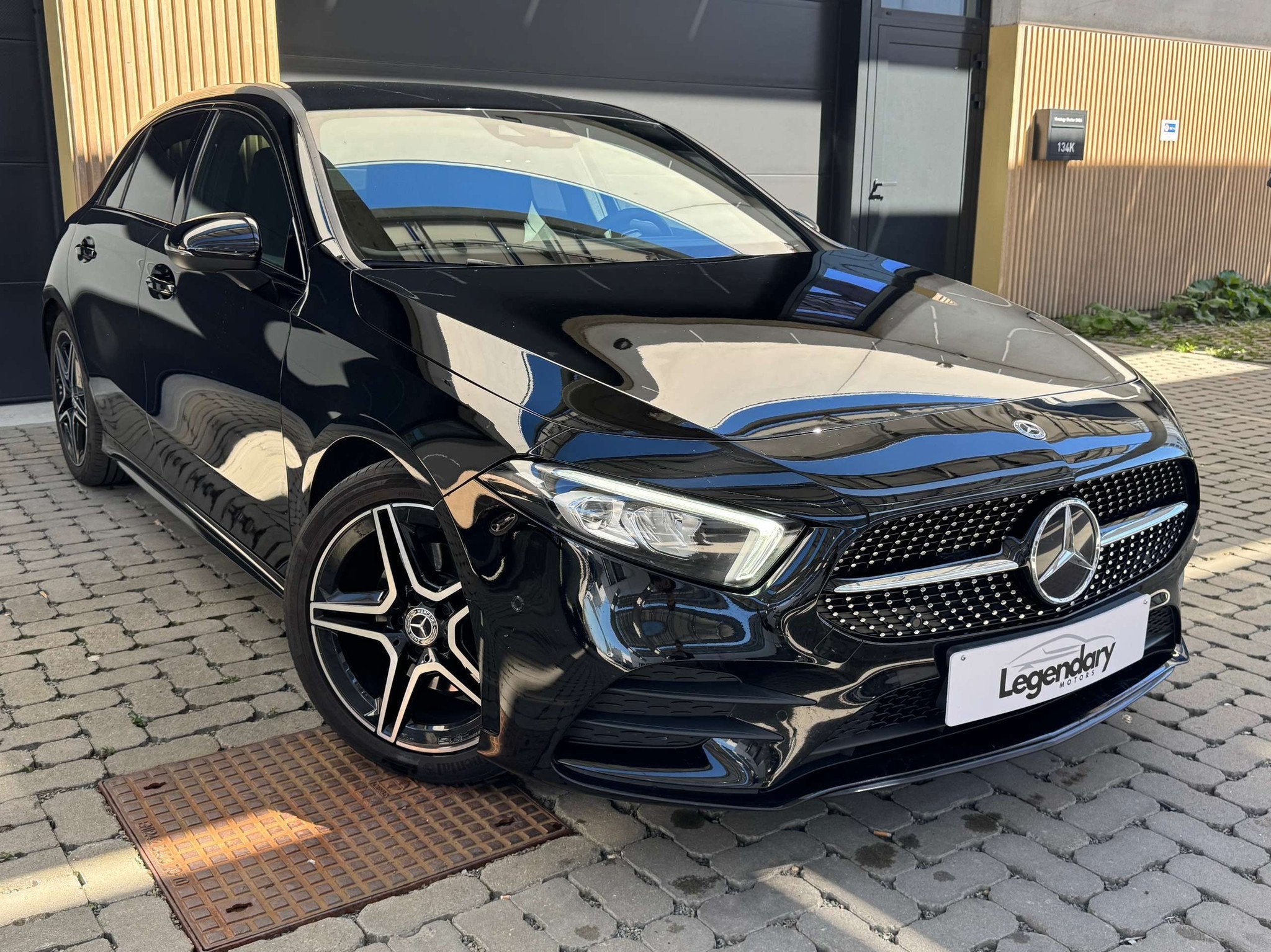 Mercedes-Benz A-Klasse 180 A 180 AMG Line (automatique), Autos, 100 kW, Achat, Euro 6, Entreprise