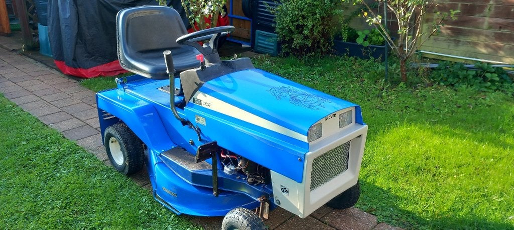 Zitmaaier Briggs & Stratton in goede staat en werkt, Tuin en Terras, Zitmaaiers, Ophalen, Gebruikt, Briggs and Stratton, Elektrische starter