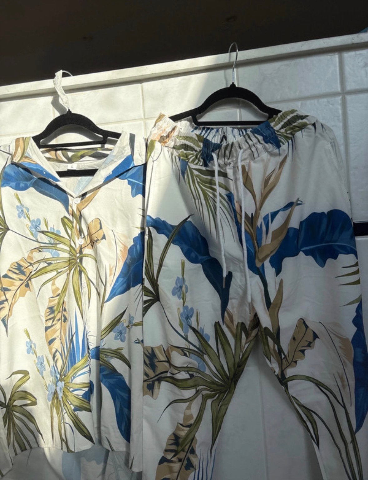 Ensemble deux piece chemise et pantalon , imprimé tropical, Kleding | Dames, Grote Maten, Ophalen of Verzenden, Zo goed als nieuw