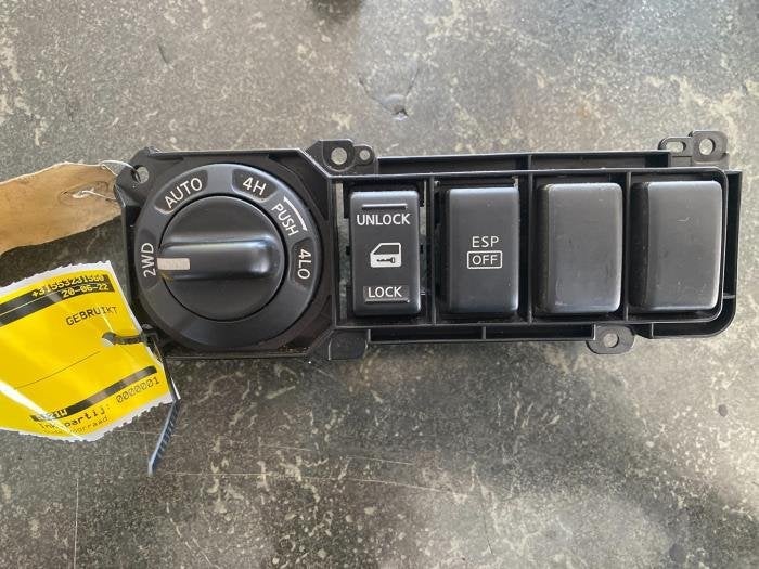 Schakelaar 2WD/4WD van een Nissan Pathfinder, Gebruikt, -, -, Ophalen of Verzenden