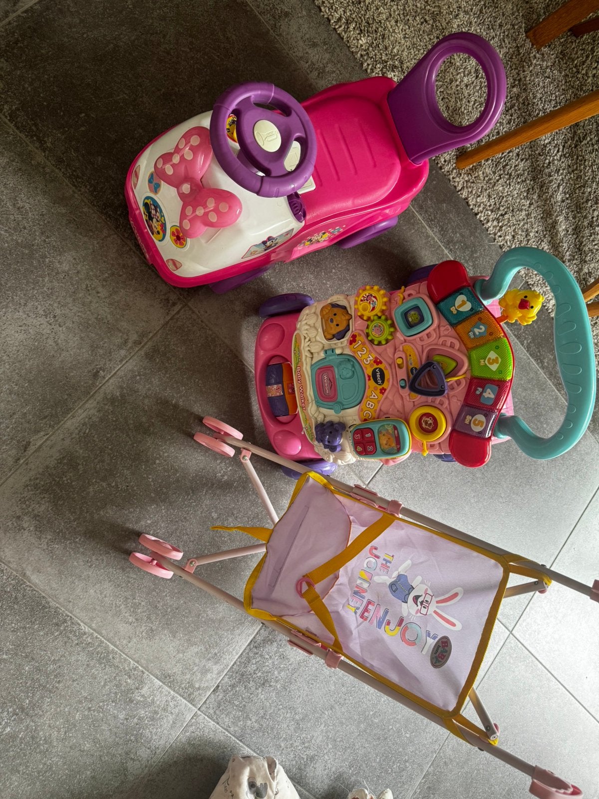 Speelgoed autootje Minnie. Looprek met geluid en buggy pop, Ophalen, Zo goed als nieuw, 6 maanden tot 2 jaar