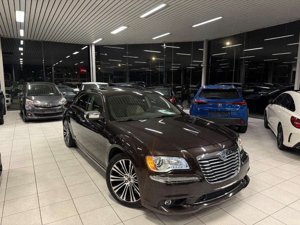 Lancia Thema 3.0D 176kW V6 Année 10/2012, 73.000km E5, Autos, Cuir, Achat, Entreprise, Carnet d'entretien