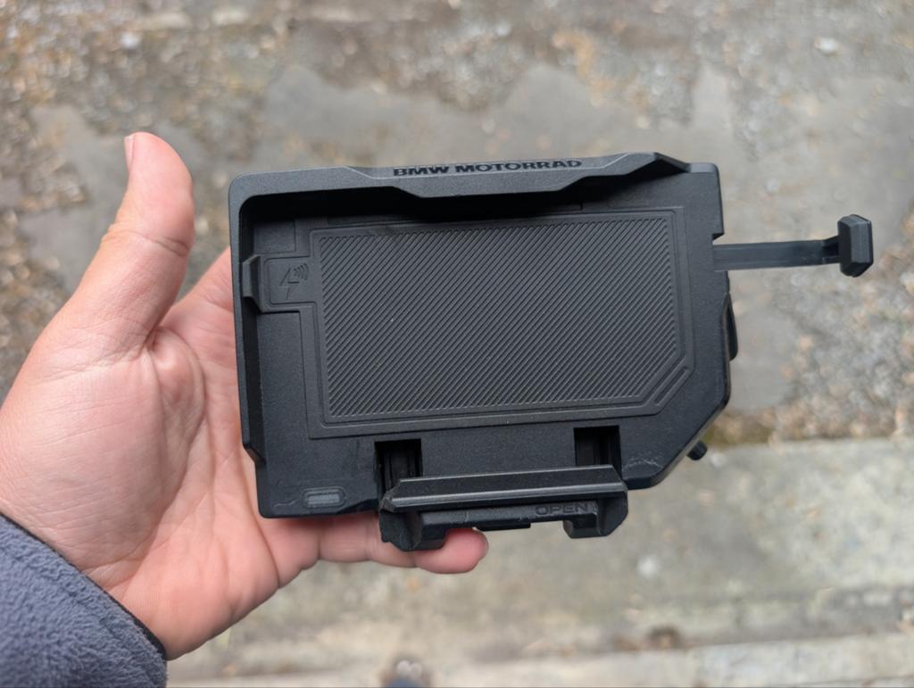 BMW ConnectedRide Cradle, Enlèvement