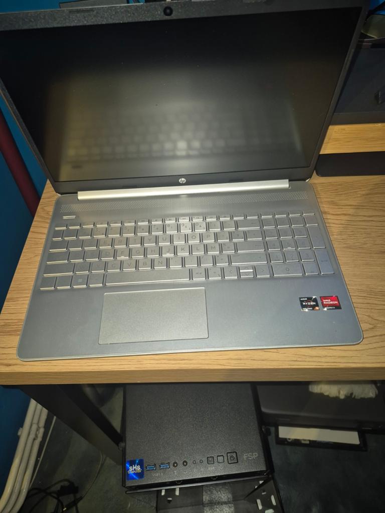 Hp portable amd ryzen 5 8gb ram 512gb