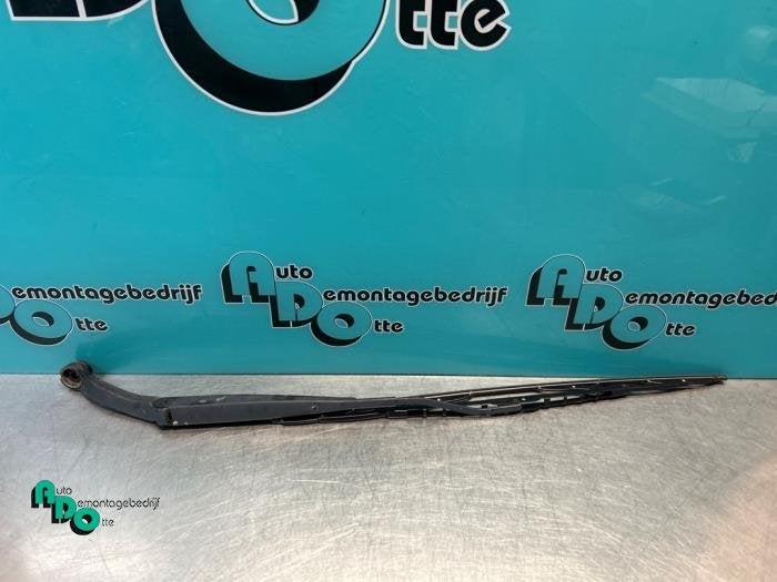 Bras essuie-glace avant d'un Opel Karl (Karl 15-), Autos : Pièces & Accessoires, Vitres & Accessoires, Opel, Utilisé, 3 mois de garantie