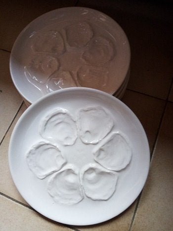 6 assiettes pour huîtres de qualité cneuves, Enlèvement, Comme neuf, Uni, Assiettes(s)