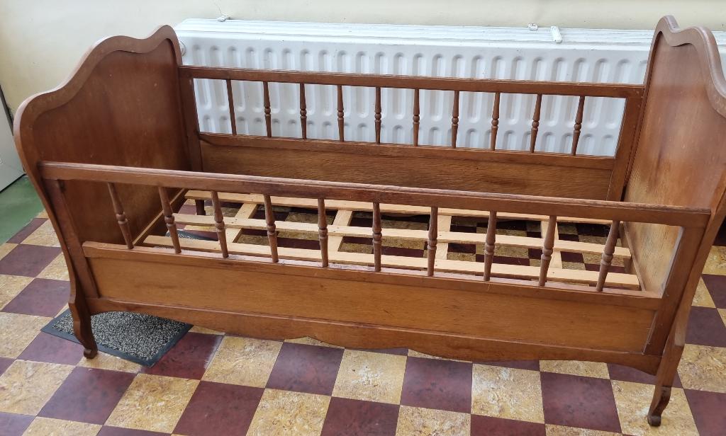 Lit d'enfant ancien, Antiquités & Art, Enlèvement