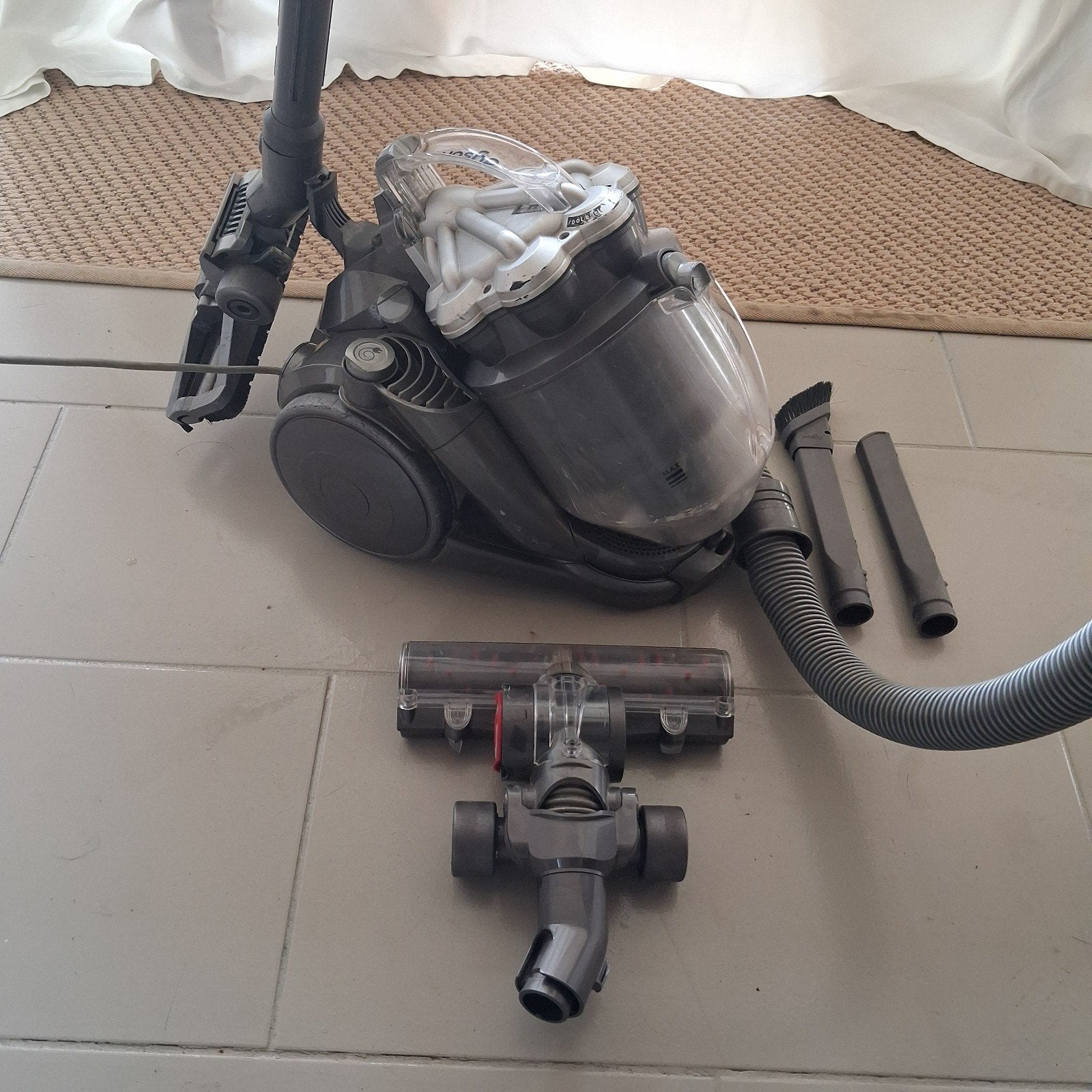 aspirateur DYSON DC19 avec 2è brosse, Electroménager, Enlèvement, Dyson