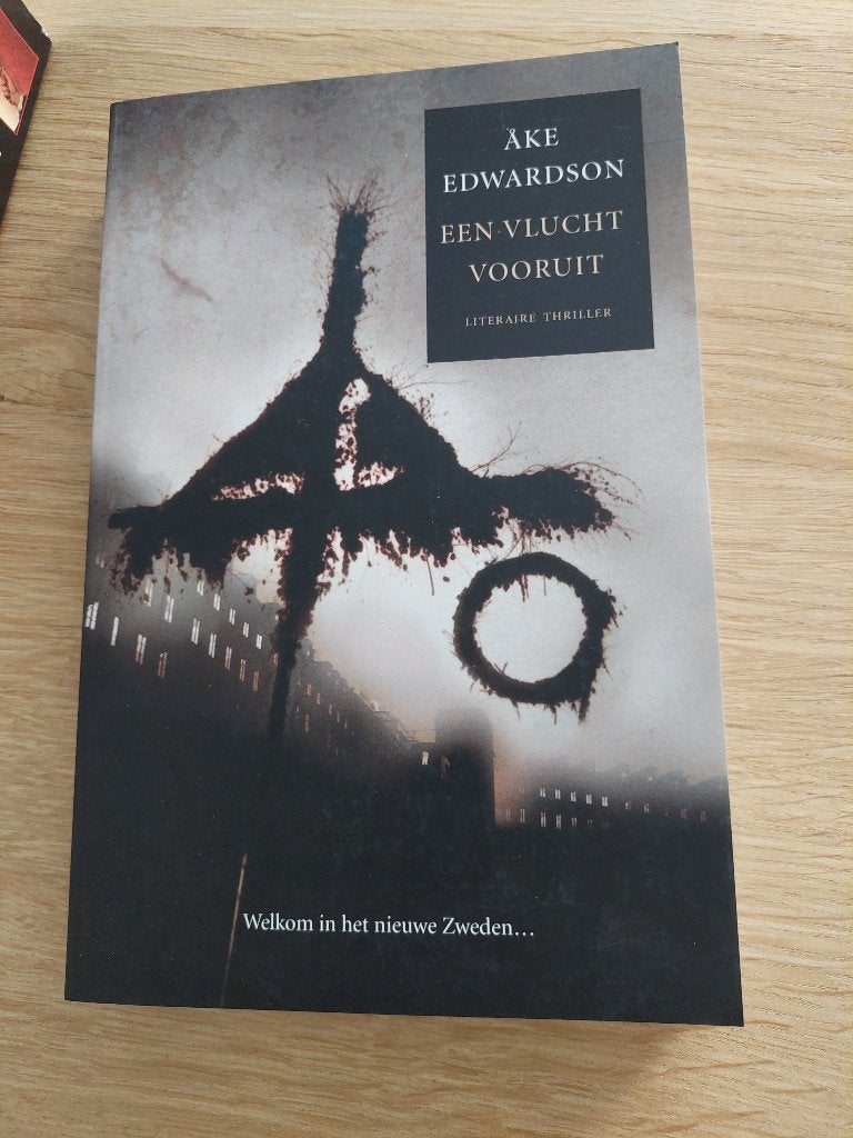 Thriller: Een vlucht vooruit, Boeken, Ophalen of Verzenden, Zo goed als nieuw, Nederland, Ake Edwardson