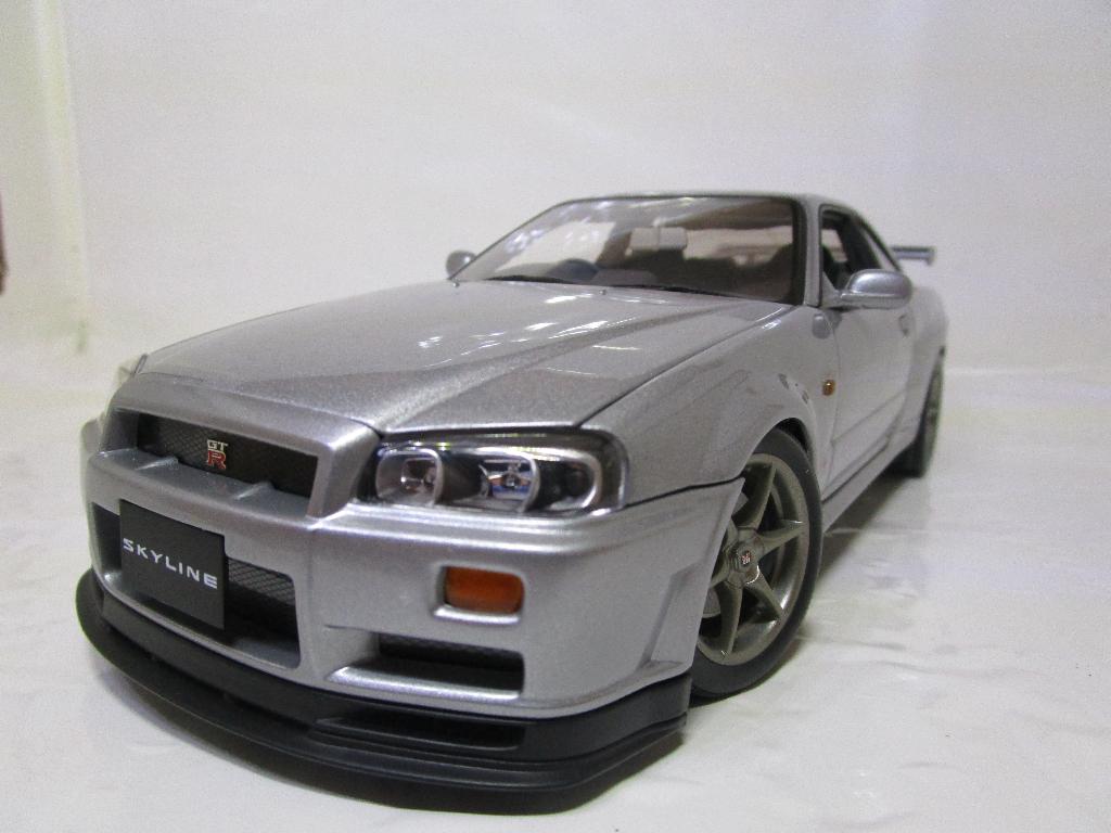 autoart 1:18 nissan skyline r34 vspec, Hobby & Loisirs créatifs, Voitures miniatures | 1:18, Enlèvement ou Envoi, Comme neuf, Voiture