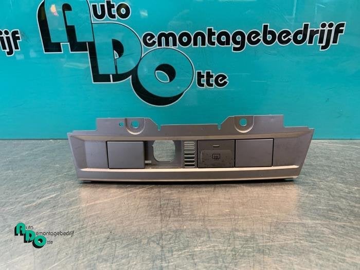 Commutateur chauffage vitre arrière d'un Ford Focus (Focus, -, 3 mois de garantie, -, -