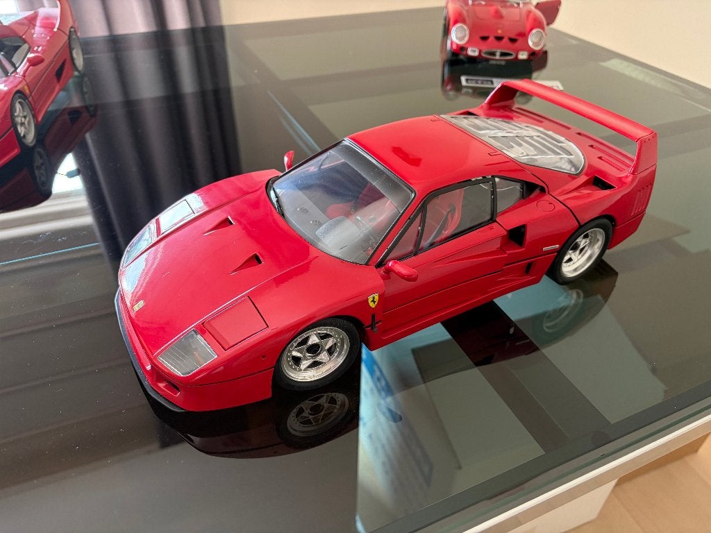 Ferrari F40 – Maquette 1:12 – Métal, Enlèvement, Comme neuf, Voiture