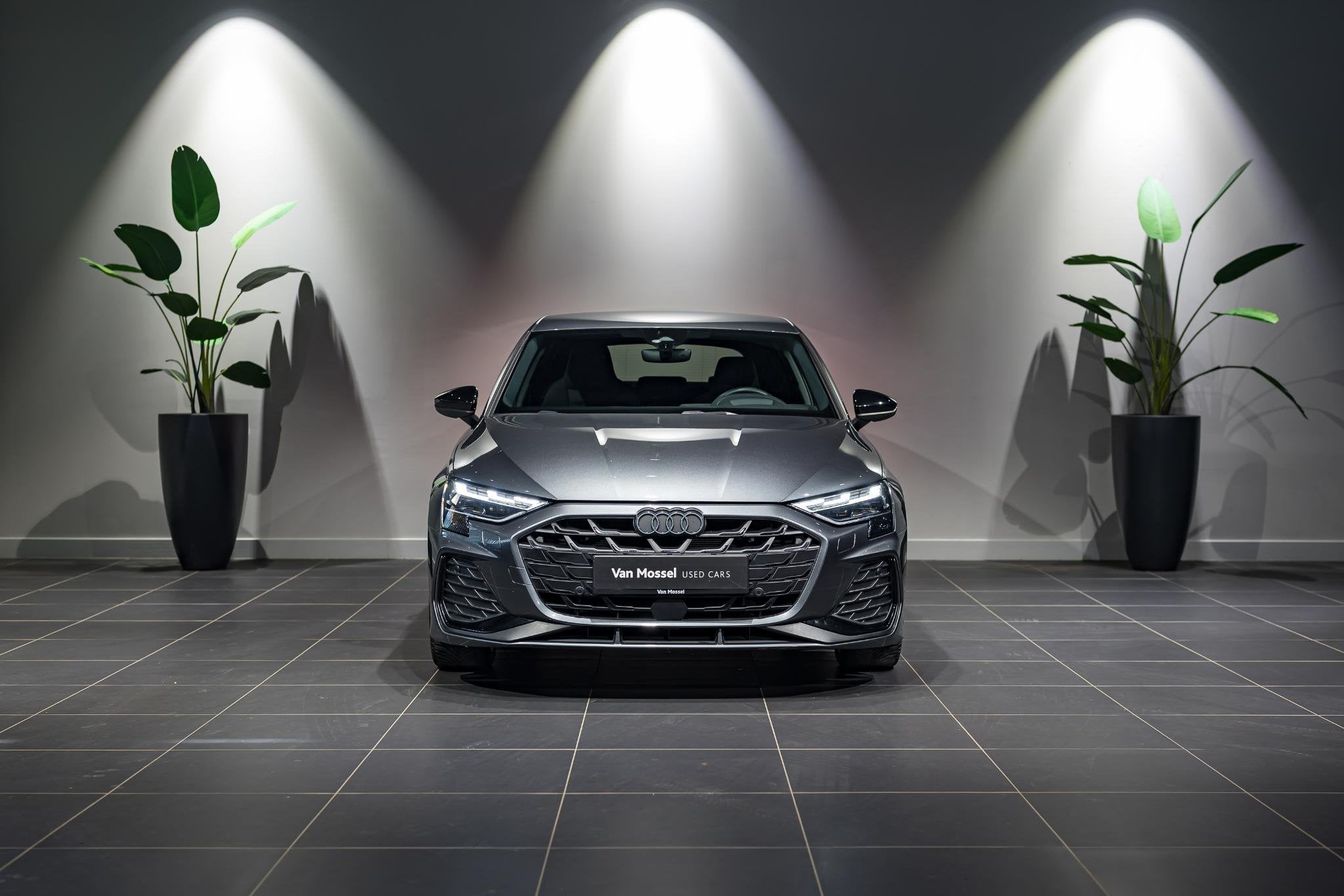 Audi A3 Sportback Competition 45TFSIe 272 PK SONOS | MATRIX, Auto's, Dealer onderhouden, Stof, Zwart, 4 cilinders