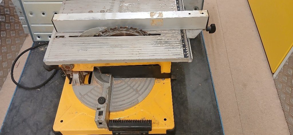 DeWalt combinatiezaag, Doe-het-zelf en Bouw, Ophalen, Gebruikt, Zaag, DeWalt