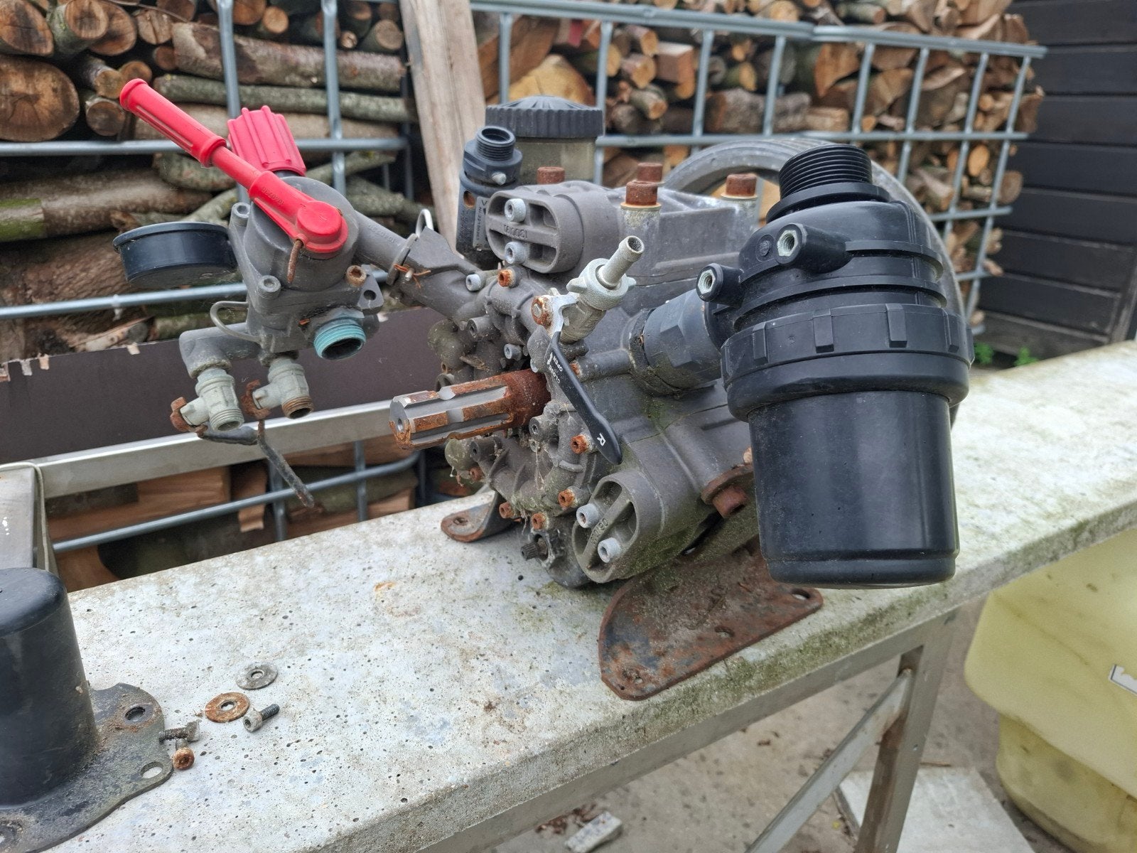 Pomp, zeer krachtig,zelfaanzuigend,kan op aftakas tractor, Ophalen