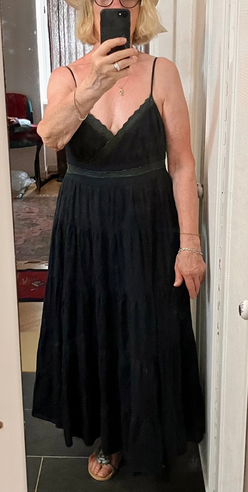 Jolie robe longue à fine bretelles,, Vêtements | Femmes, Enlèvement ou Envoi, Porté, Taille 38/40 (M), Noir