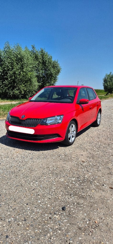 Skoda Fabia te koop, Auto's, Skoda, Particulier, Fabia, Bluetooth, Benzine, 5 deurs, Handgeschakeld, Rood, Zwart, Stof, Ophalen