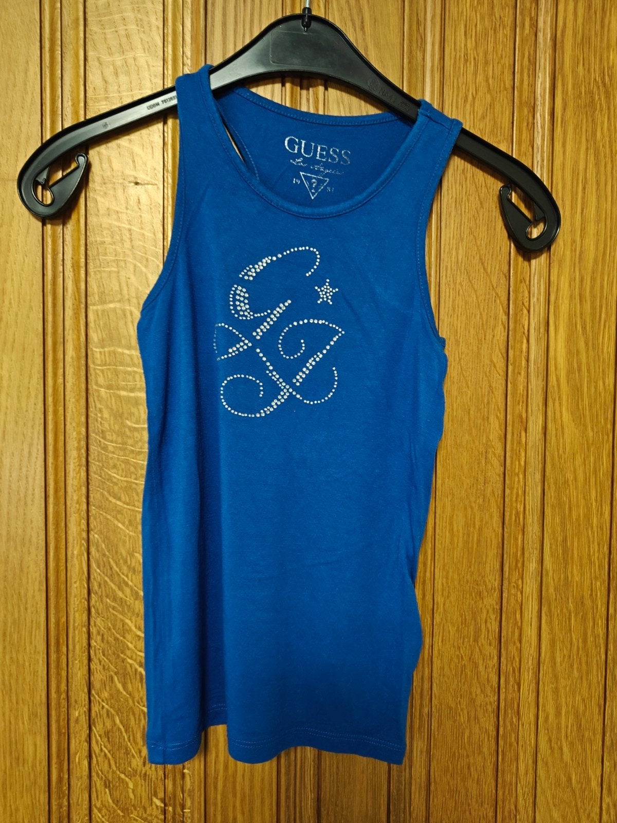 2 t-shirts Guess taille 128, Enfants & Bébés, Vêtements enfant | Taille 128, Enlèvement ou Envoi