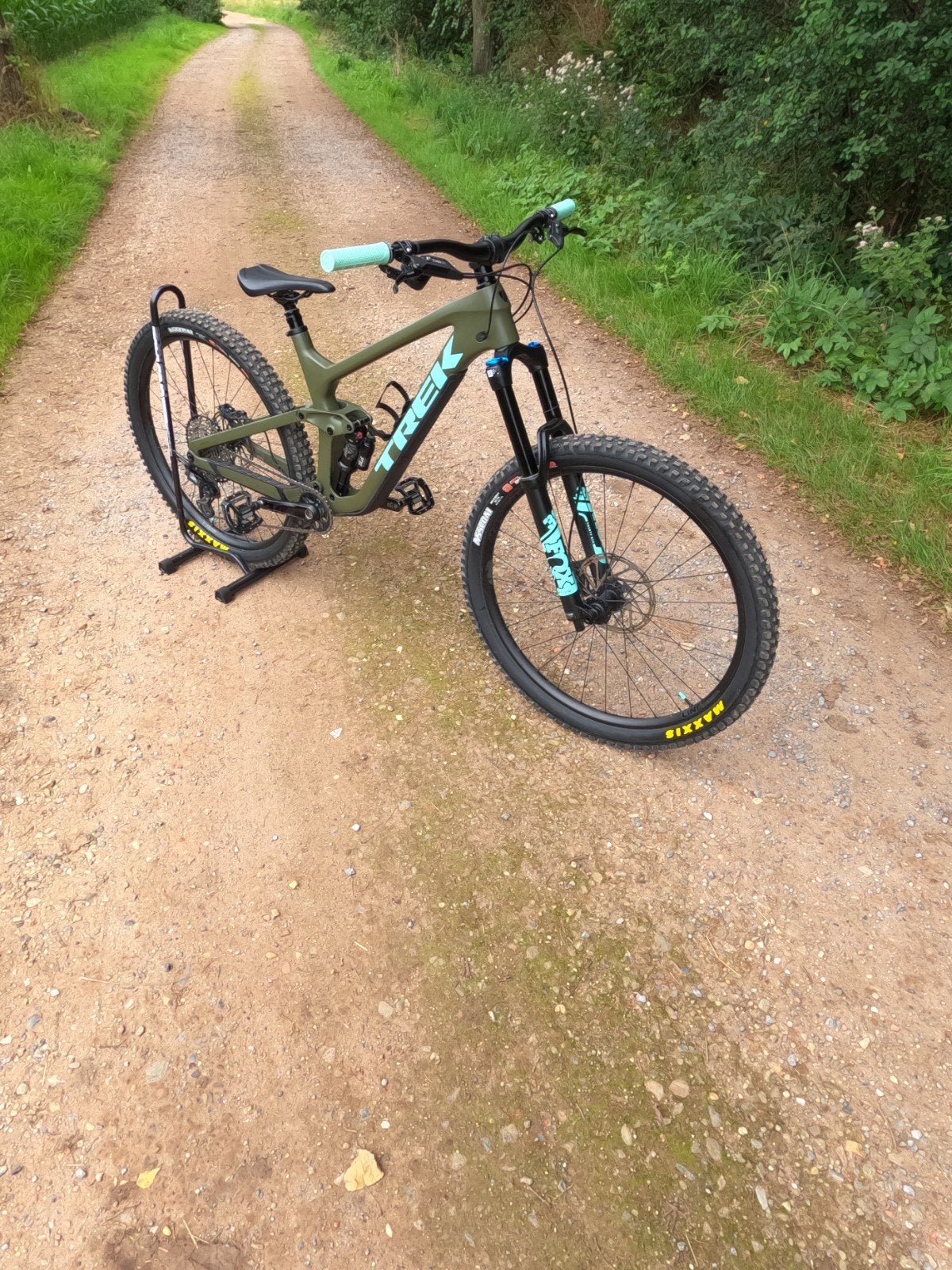 trek slash 9.7 2023 large, Ophalen, Zo goed als nieuw, Schijfrem, Trek