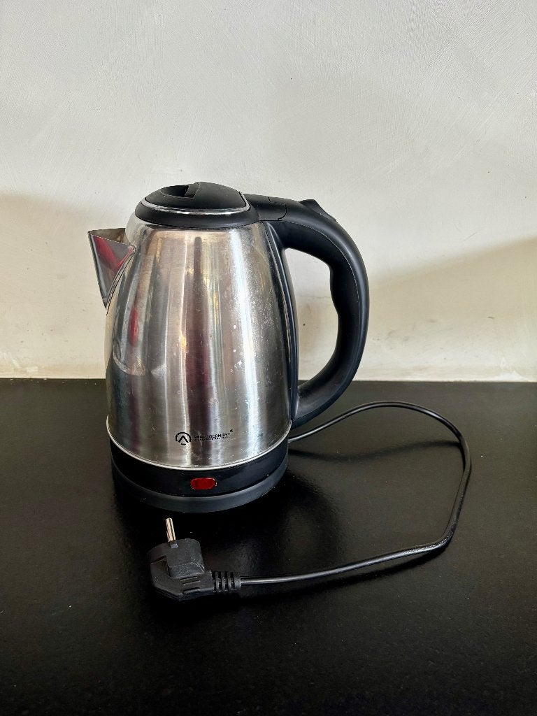 bouilloire électrique, Electroménager, 1 à 2 litres, Enlèvement ou Envoi, Comme neuf, Inox