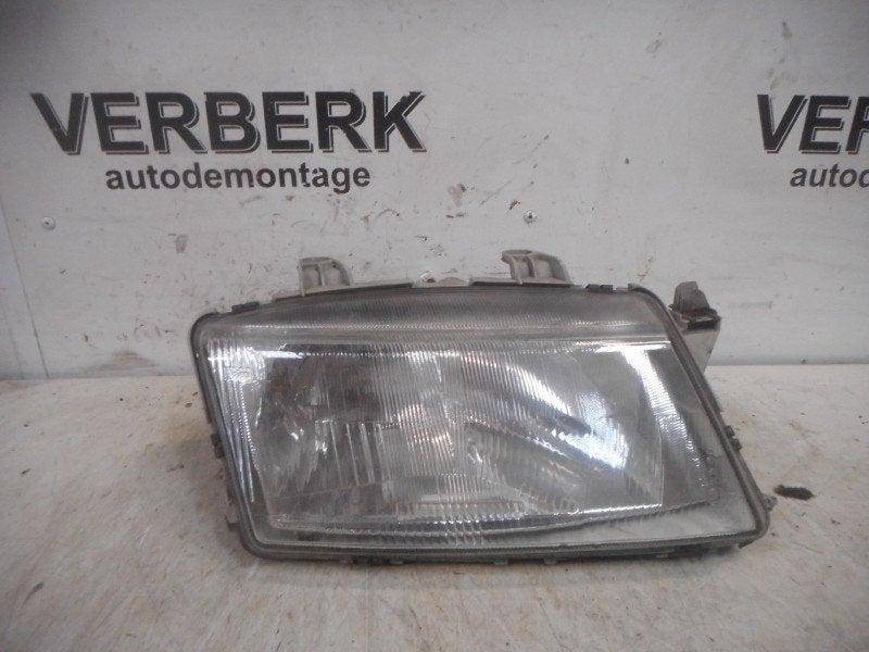 KOPLAMP RECHTS Saab 9-3 I (YS3D) (01-1998/09-2002), Gebruikt, Valeo, 100, rue de Courcelles
75017  Paris, FR, Saab