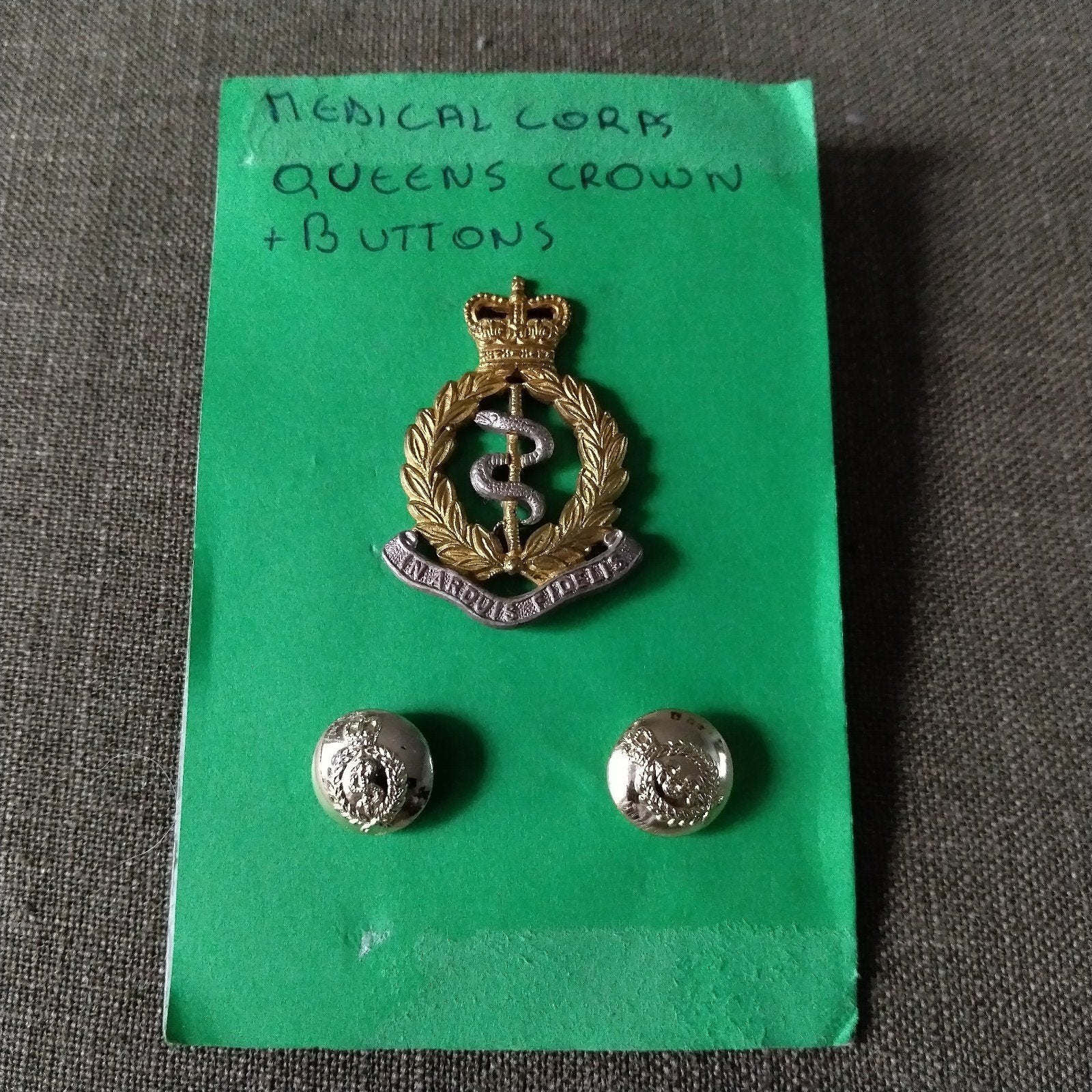 Britse badge medical corps, Verzamelen, Ophalen of Verzenden, Landmacht, Embleem of Badge