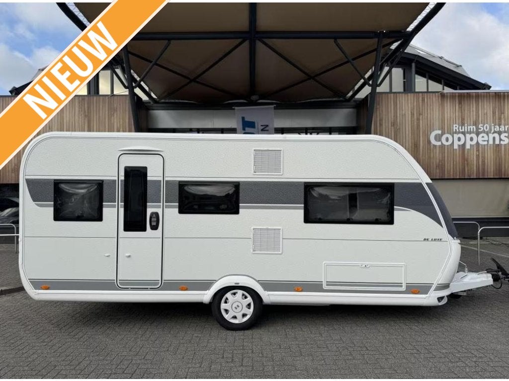 Hobby De Luxe 495 UL MEGA DEAL! 1800KG BEDVERB, Caravans en Kamperen, Rondzit, Hobby, 4 tot 5 meter, Kachel