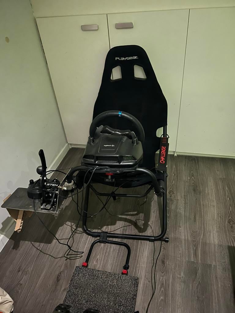 Logitech g29 en playseat challange, Enlèvement, Comme neuf