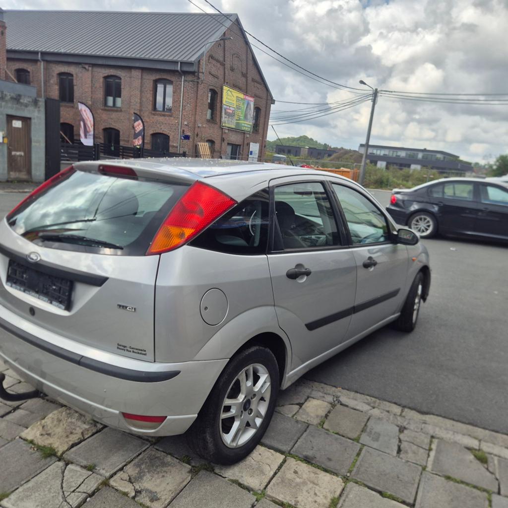 Ford focus 1.8 diesel 2005 climatisation 190000 km euro 4, Autos, Ford, Focus, Argent ou Gris, 5 portes, Particulier