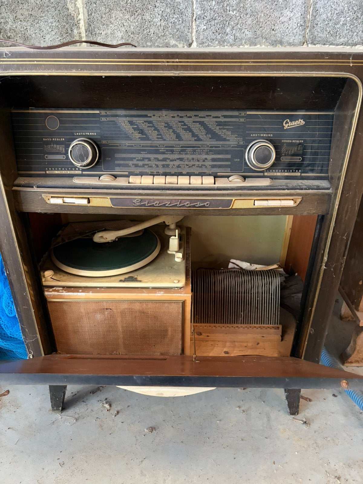 poste radio et tourne disque vintage, Enlèvement