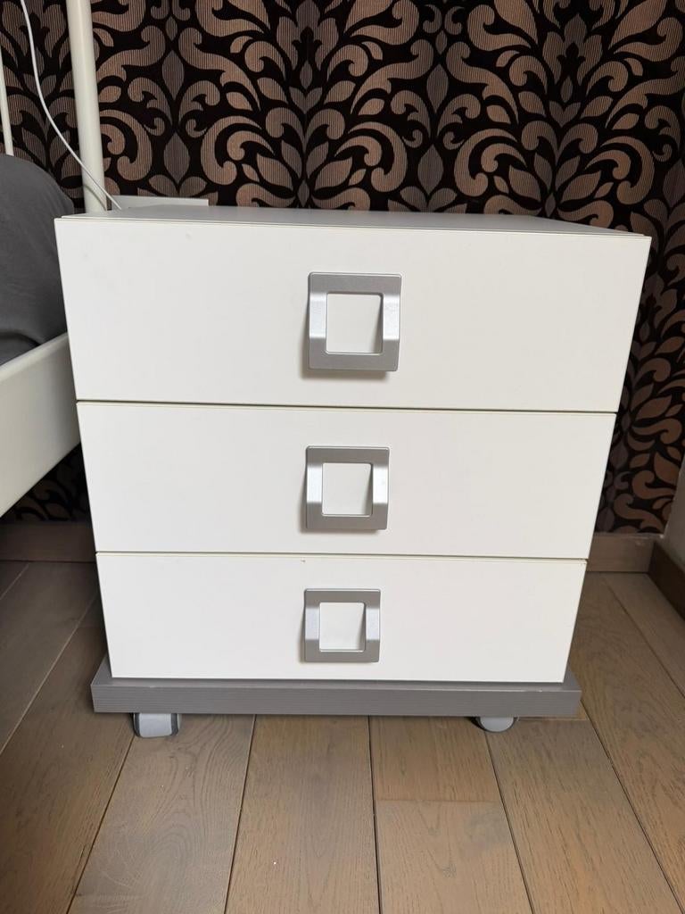 2 nachtkastjes, Huis en Inrichting, Ophalen
