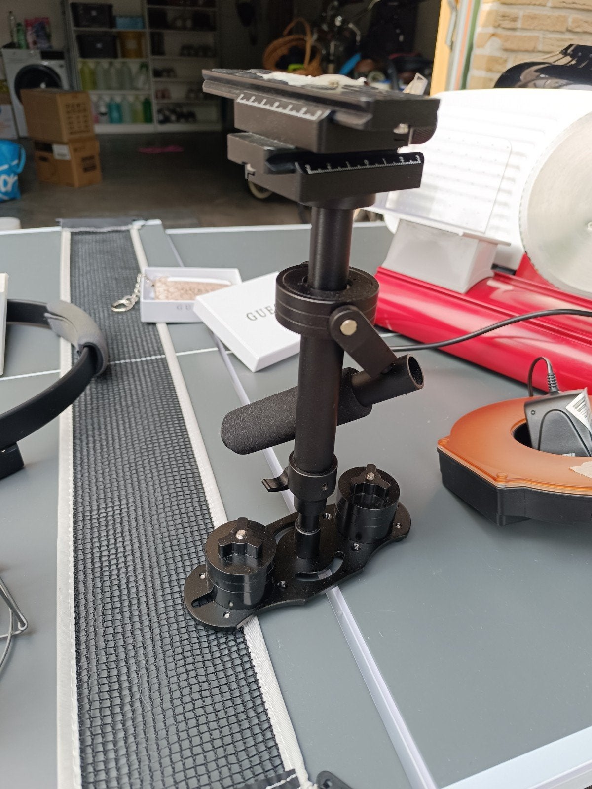 Stabilisator voor camera, Ophalen