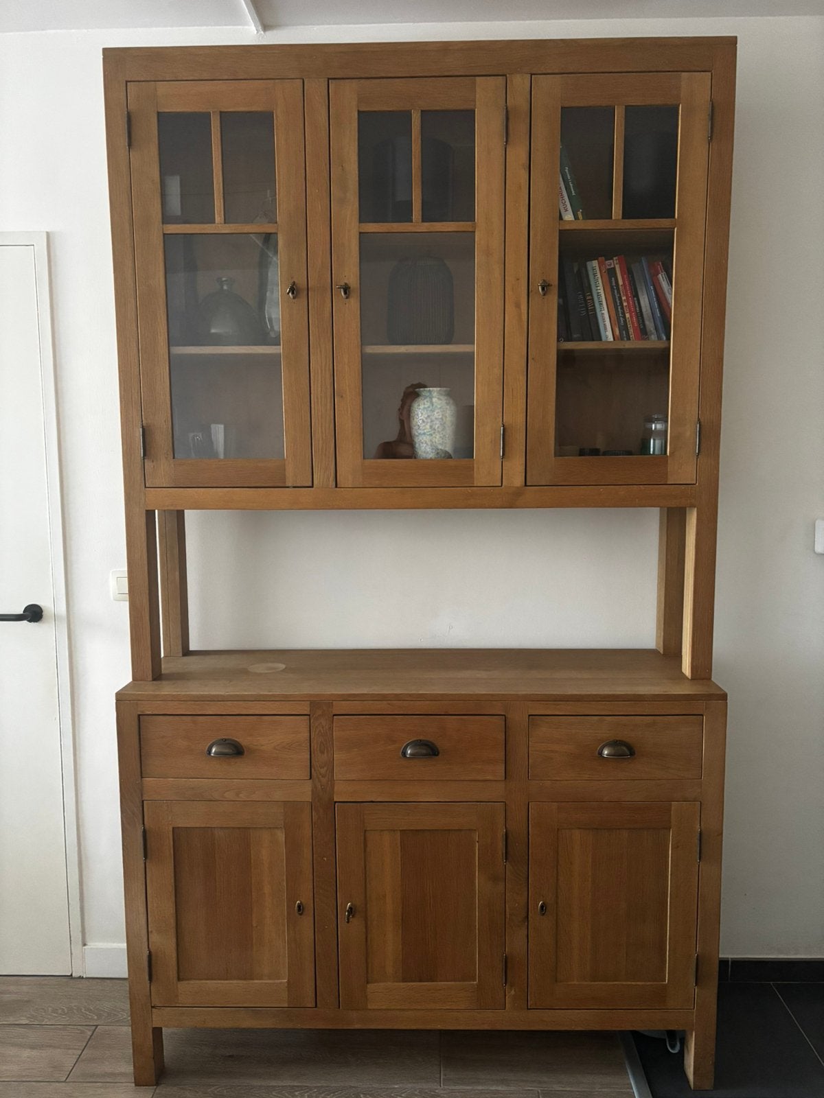 Prachtige massief houten kast – 100% hout, Ophalen, Zo goed als nieuw
