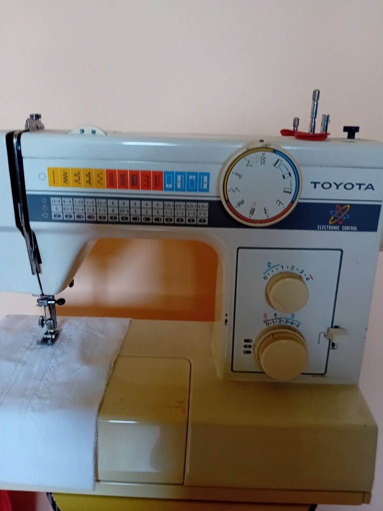 naaimachine Toyota, Hobby en Vrije tijd, Naaimachines en Toebehoren, Ophalen, Gebruikt, Naaimachine, Overige merken