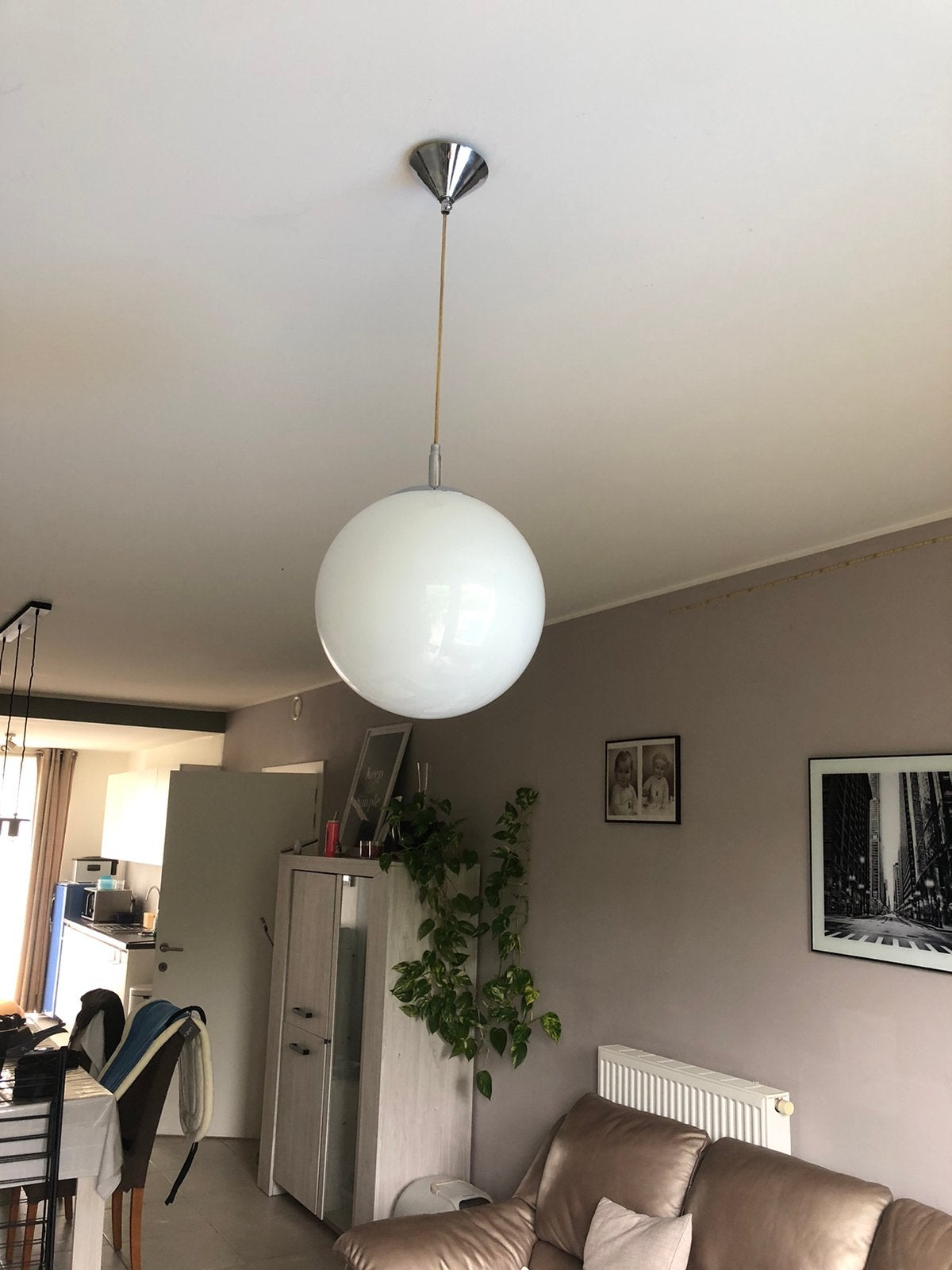 Glazen witte hangluster. witte bol 30 cm 80 cm, Ophalen, Gebruikt, Glas, Modern