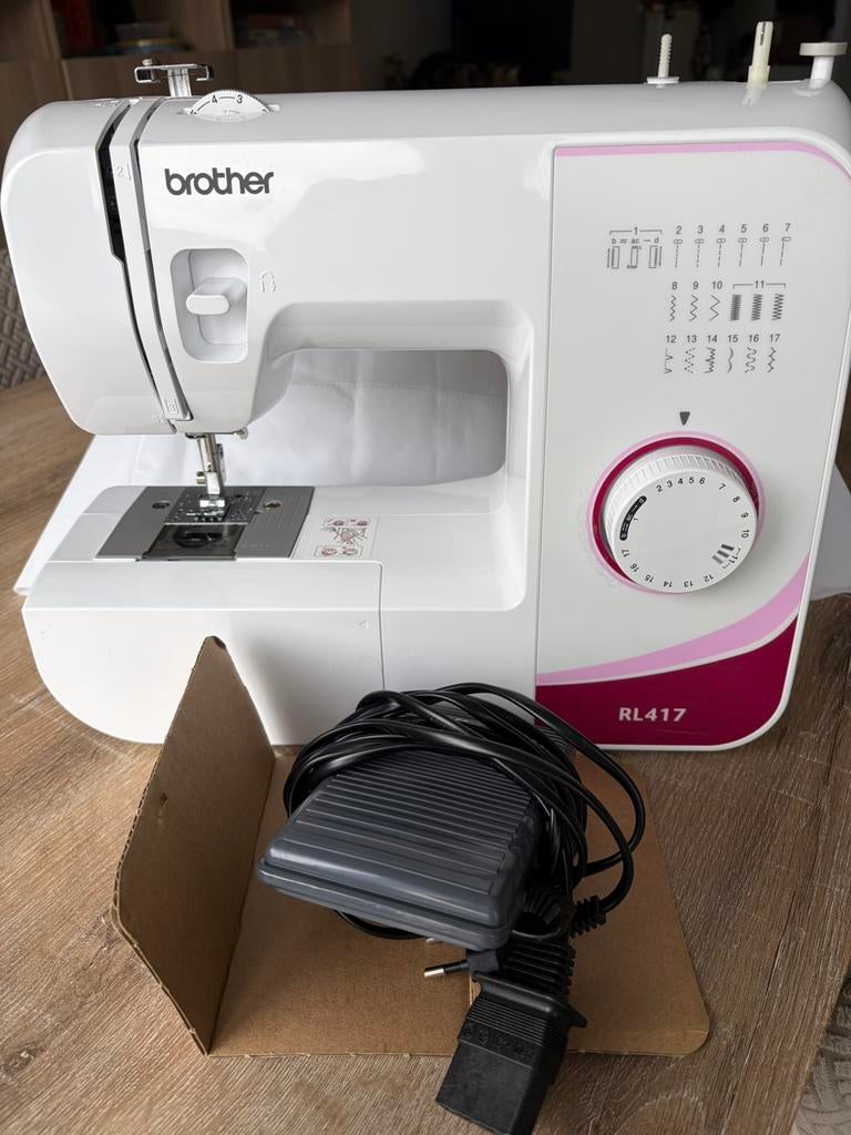 Brother RL417, Ophalen, Zo goed als nieuw, Naaimachine, Brother