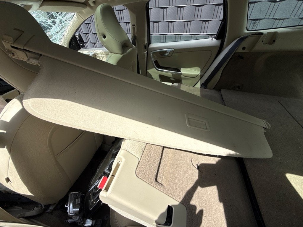 RIDEAU ROLL COVER Volvo XC60 I (DZ) (|39823856|39832215|), Info@volvocars.com, Volvo Car Germany GmbH, Siegburger Straße 229
50679  Köln, DE