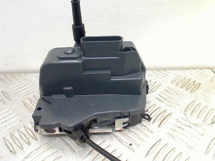 Moteur verrouillage centrale des portes d'un Renault Grand E, Renault, -, 3 mois de garantie, Utilisé