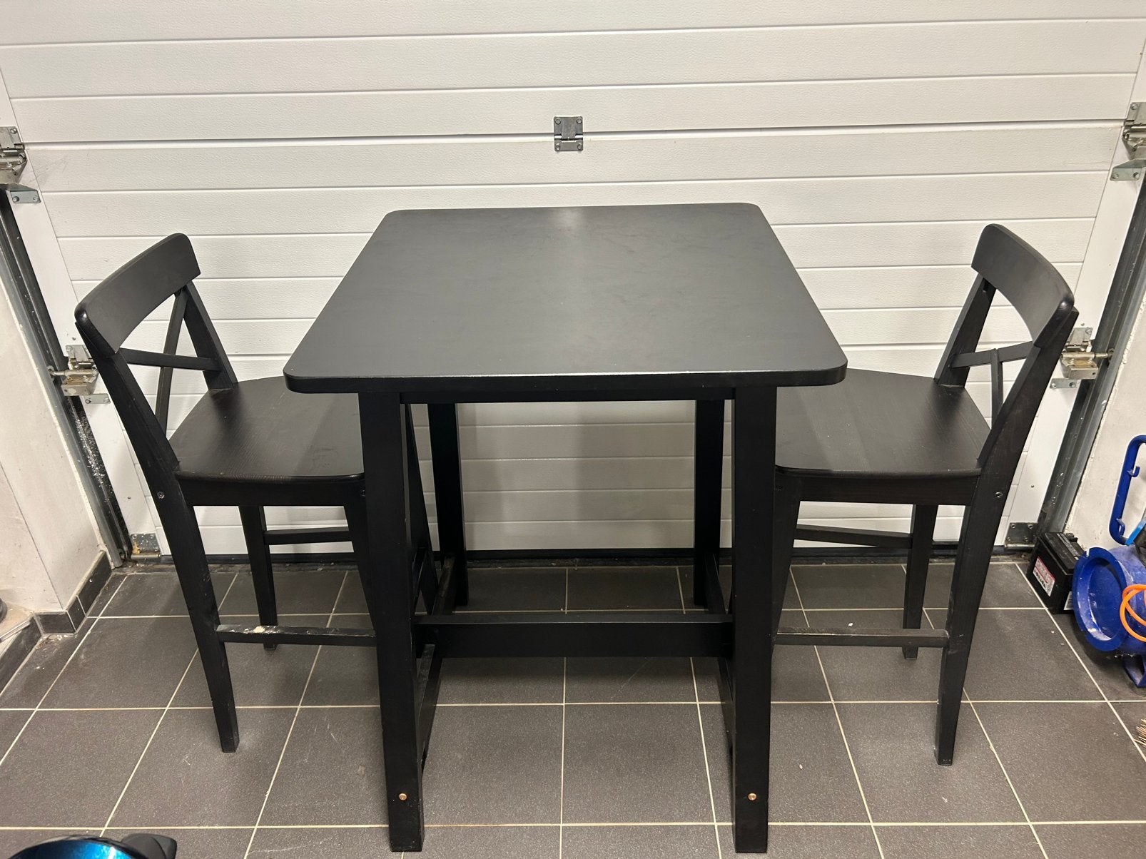 Hoge tafel met 2 stoelen, Ophalen, Zo goed als nieuw