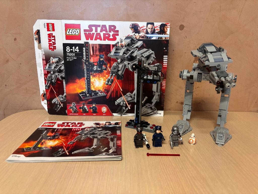 Lego Star Wars First order AT-ST 75201 volledig met, Star Wars, Lego, Ophalen of Verzenden, Zo goed als nieuw