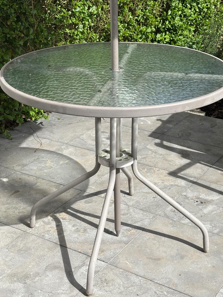 Terrastafel + parasol, Ophalen, Zo goed als nieuw, Rond, Metaal