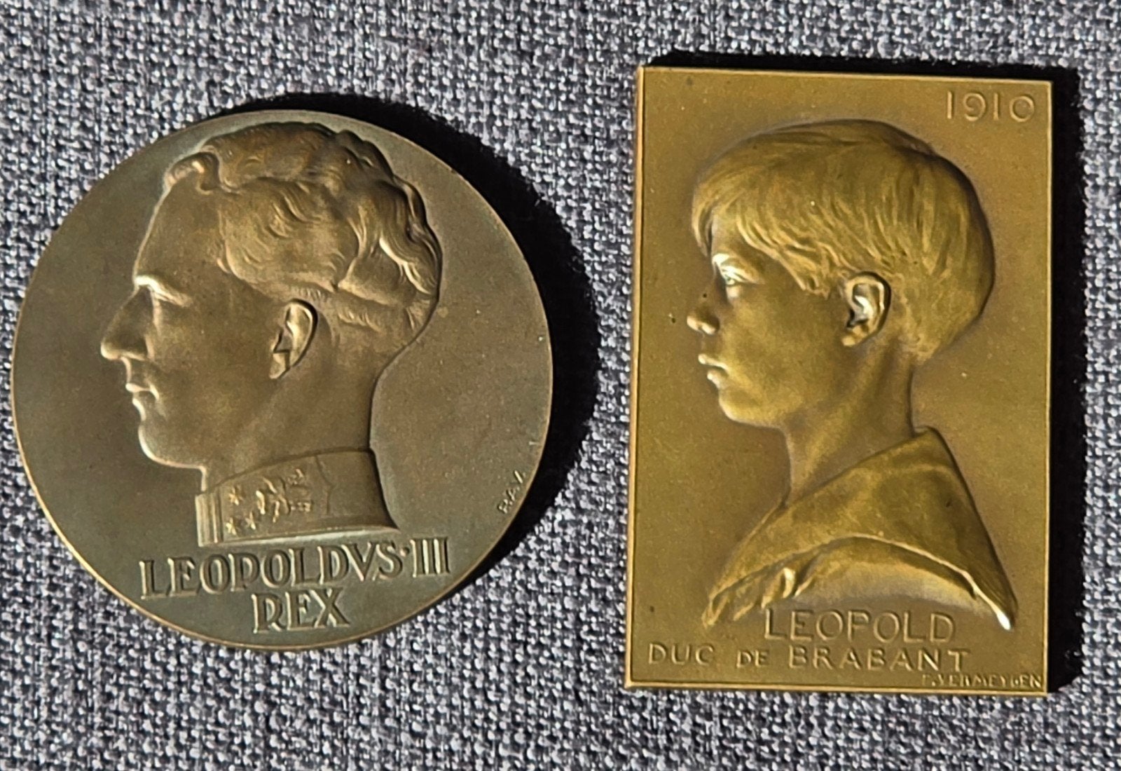 2 medailles Prins Duc de Barbant / Koning Leopold III, Postzegels en Munten, Ophalen of Verzenden