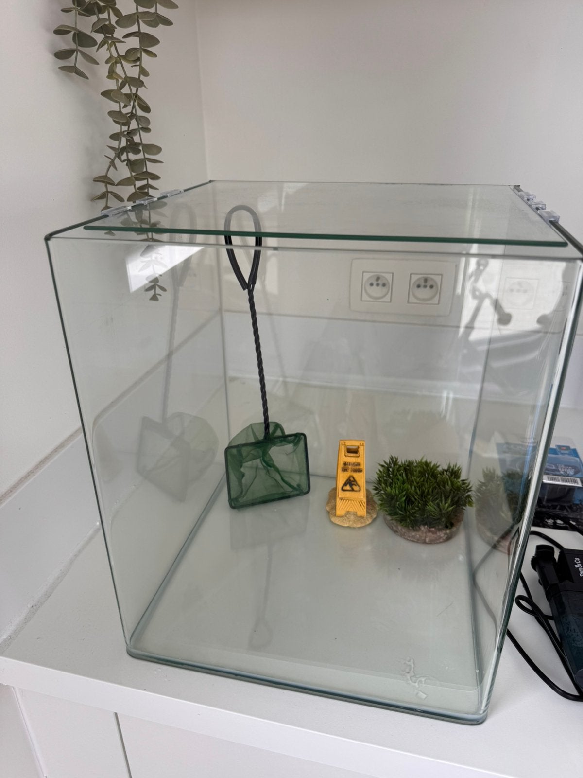 Aquarium - 31,5 liter met filter, decoratie en eten, Enlèvement, Couvercle inclus, Comme neuf, Aquarium vide
