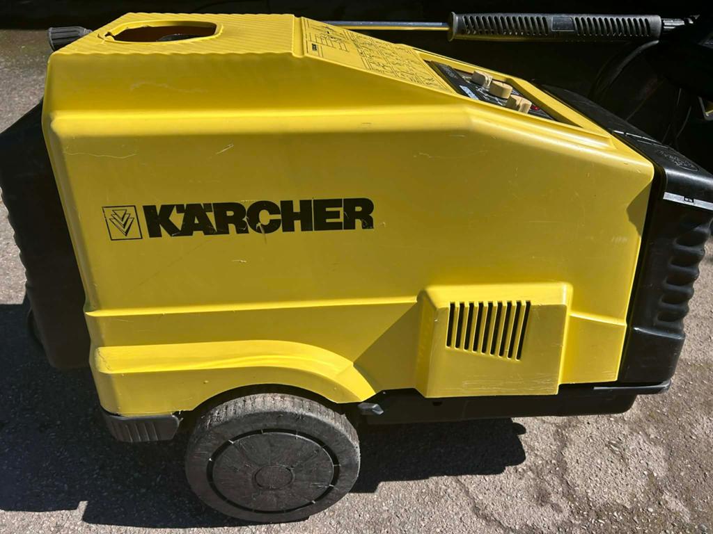 Karcher a eau chaude et froide 220V Mono, Doe-het-zelf en Bouw, Reinigingsmachines, Ophalen, Gebruikt, Overige typen
