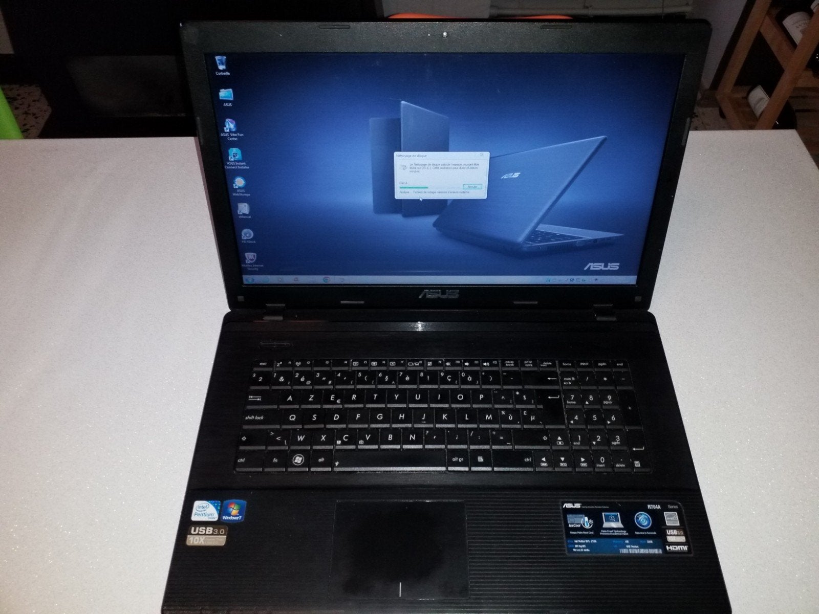 Ordinateur portable asus R 704 A . exploitation windows 7, Enlèvement