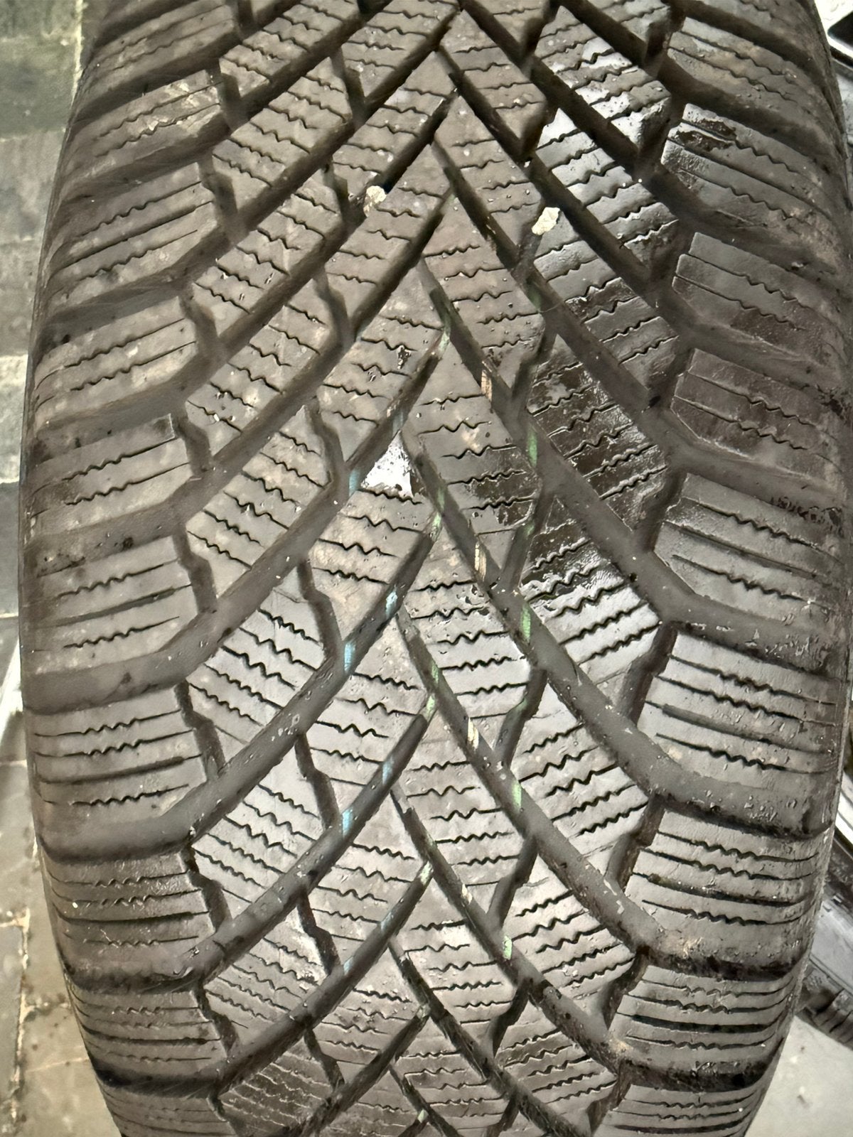 JANTES AVEC PNEUS POUR SERIE 1 F40 116d, Autos : Pièces & Accessoires, Pneus hiver, 16 pouces, 205 mm, Pneu(s)