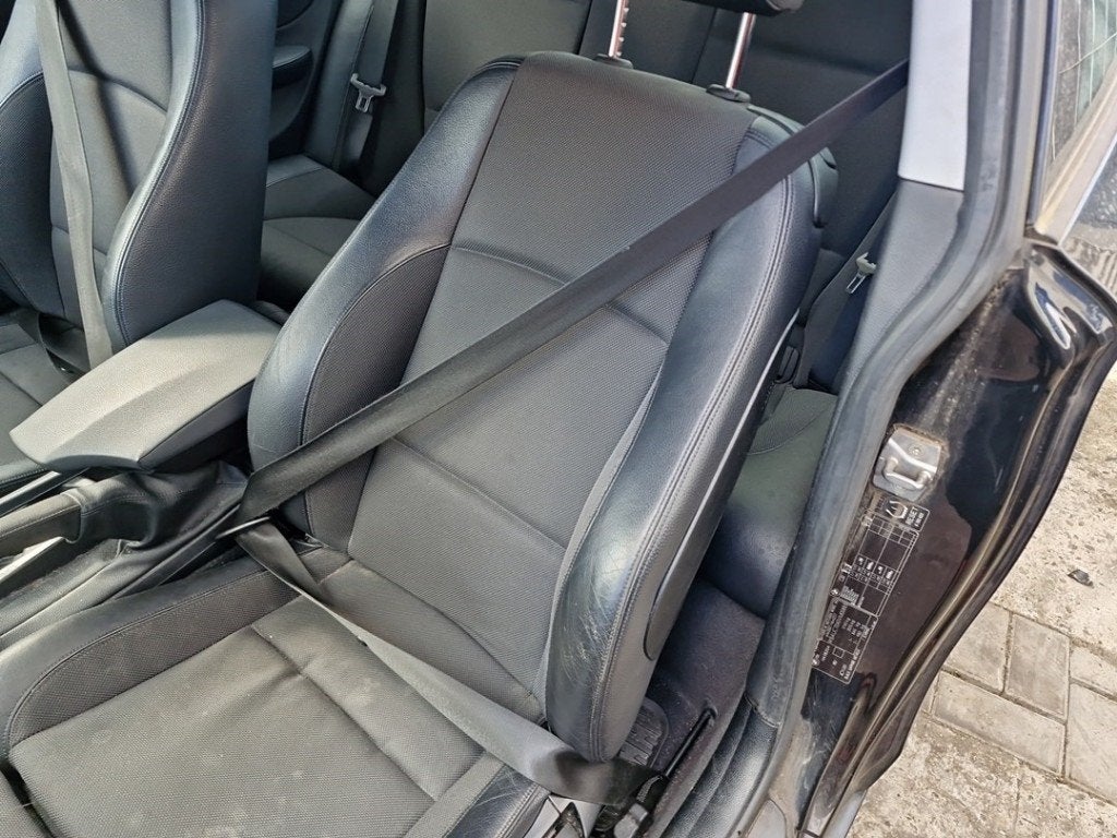 VEILIGHEIDSGORDEL LINKS VOOR 1 serie (E82) (|72112997303|), Gebruikt, BMW, Petuelring 130
80809  München, DE, Bayerische Motoren Werke AG