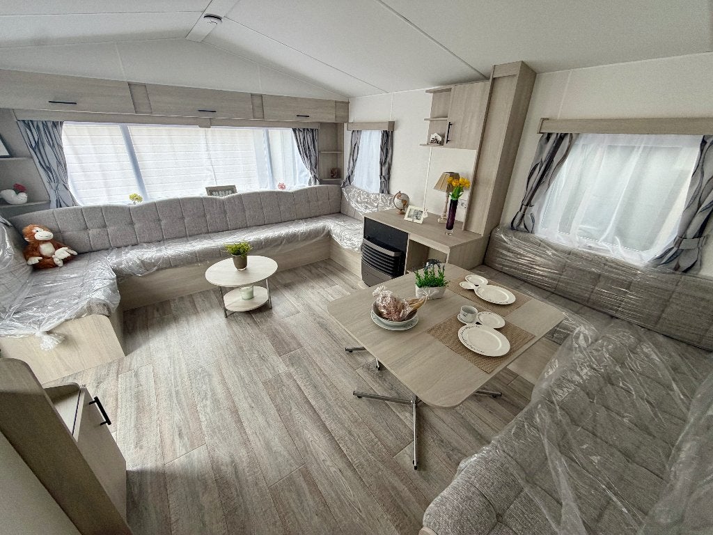 STOCK Tropical 900x370 @ Desmet Caravan Center, Caravanes & Camping