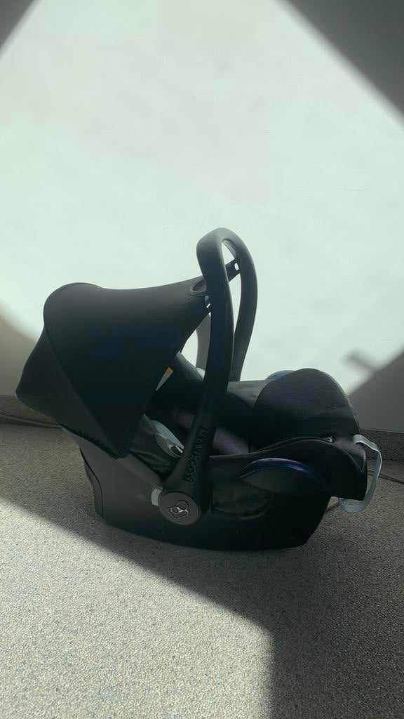 Maxi Cosi cabriofix, Enfants & Bébés, Comme neuf, Protection latérale, Enlèvement, Ceinture de sécurité ou Isofix