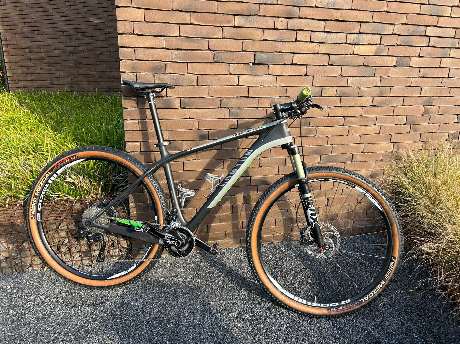 MTB Canyon Carbon  L met carbon stuur, Fietsen en Brommers, Ophalen, Zo goed als nieuw
